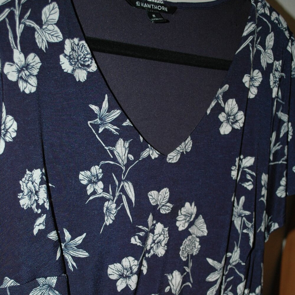 41 Hawthorn Navy Floral Midi Dress Size 1X V-Neck Stretch Knit Summer Work